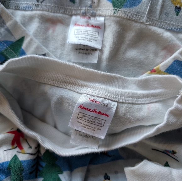 Hanna Andersson Kids Pajama Set with Winter Scene - Picture 2 of 3